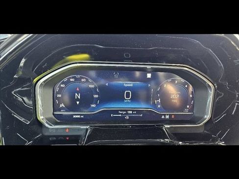 Used 2023 Chevrolet Silverado 1500 LTZ w/ LTZ Convenience Package II AWD/4WD image 17