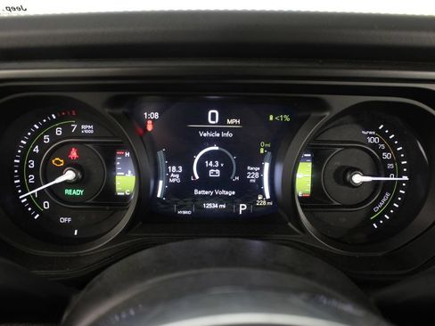 Used 2025 Jeep Wrangler Unlimited Sahara w/ Safety Group AWD/4WD image 11