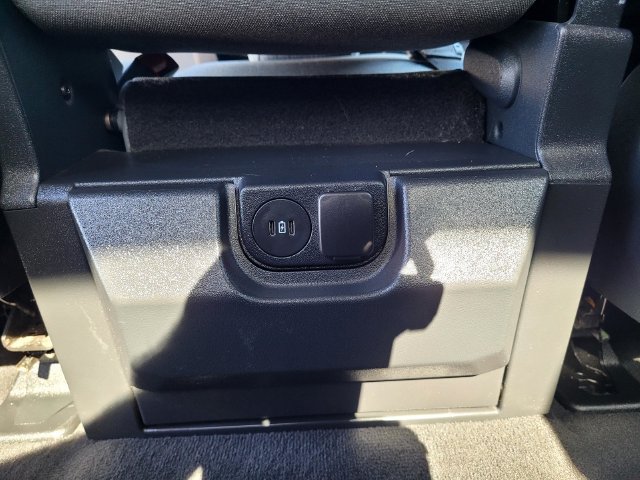 Used 2025 Ford F250 XLT AWD/4WD image 13