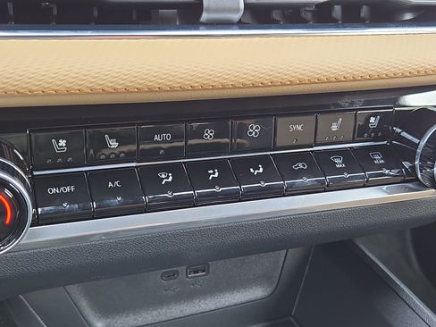 New 2026 Chevrolet Equinox ACTIV w/ Convenience Package III image 32