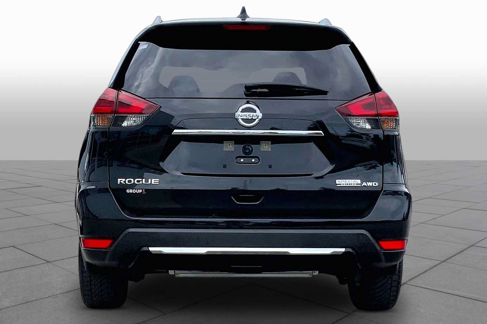 Used 2020 Nissan Rogue S w/ Special Edition Package AWD/4WD image 4