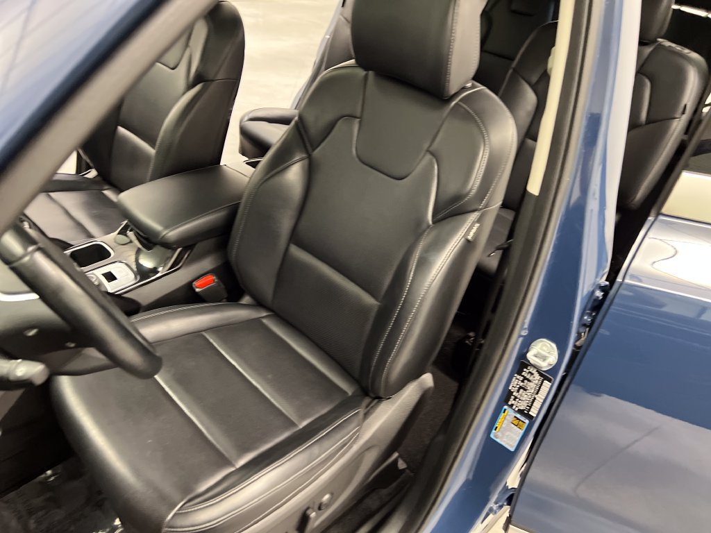 Used 2025 Kia Telluride S FWD image 11