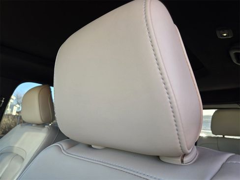 Used 2022 Jeep Grand Cherokee Limited 4xe image 16