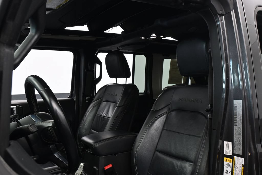 Used 2018 Jeep Wrangler Unlimited Sahara AWD/4WD image 10