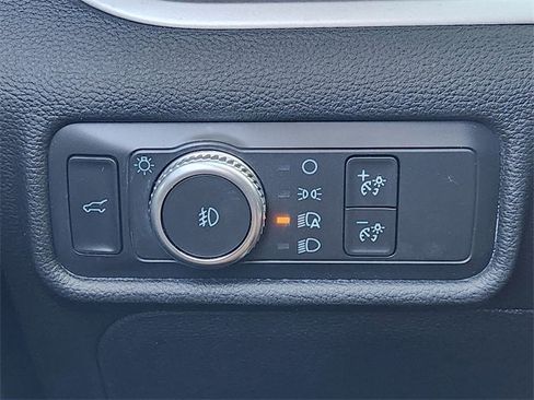 Used 2020 Ford Explorer XLT w/ Equipment Group 202A image 28