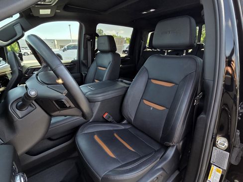 Used 2024 GMC Sierra 2500 AT4 w/ AT4 Premium Plus Package AWD/4WD image 34