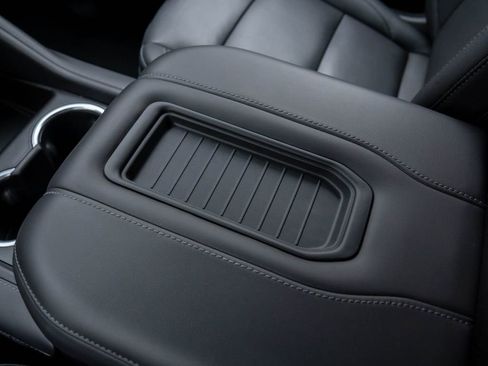 Used 2022 Chevrolet Tahoe Z71 image 33