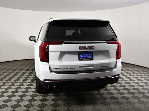 Used 2025 GMC Yukon AT4 AWD/4WD image 7