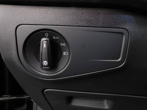 Used 2024 Volkswagen Tiguan S image 32