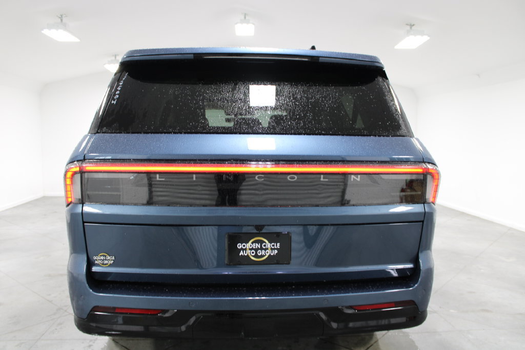 New 2027 Lincoln Navigator L Reserve RWD image 7