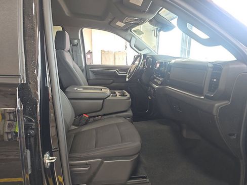 Certified 2024 Chevrolet Silverado 1500 LT AWD/4WD image 16