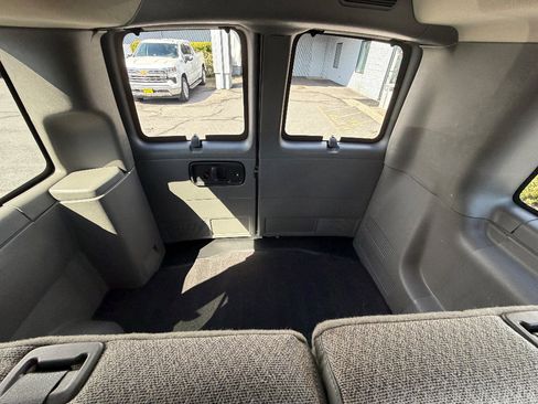 Used 2025 Chevrolet Express 3500 LT w/ LT Preferred Equipment Group RWD image 12