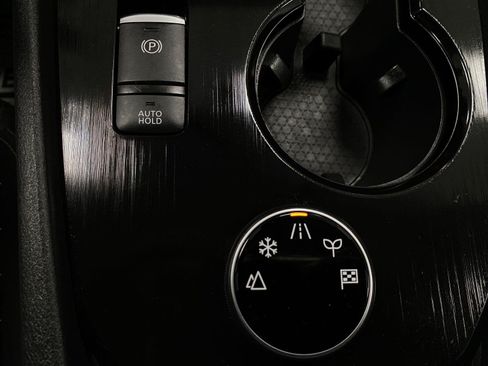 Certified 2025 Nissan Rogue SV AWD/4WD image 25