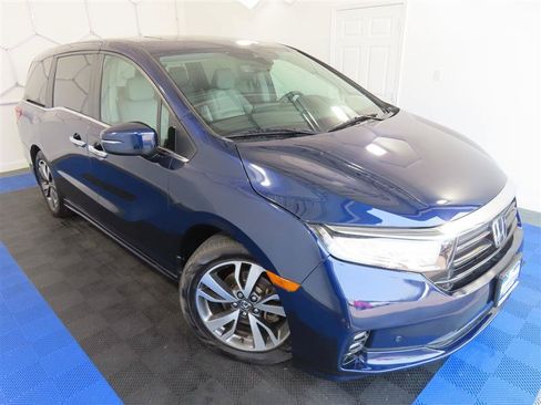 Used 2023 Honda Odyssey Touring image 5