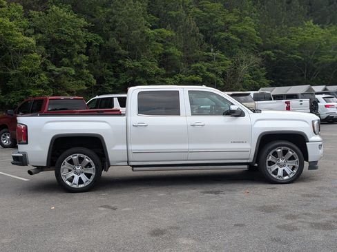 Used 2018 GMC Sierra 1500 Denali w/ Denali Ultimate Package AWD/4WD image 10