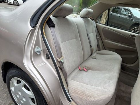 Used 2000 Toyota Corolla CE FWD image 10