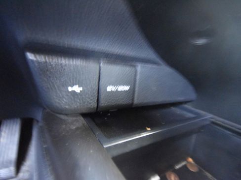 Used 2023 Toyota Camry SE FWD image 13