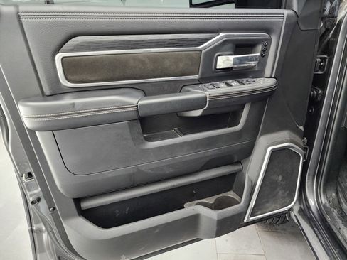 Used 2023 RAM 3500 Laramie w/ Night Edition image 41