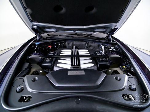 Used 2019 Rolls-Royce Phantom Sedan image 38