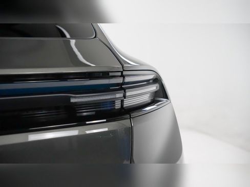 Used 2025 Porsche Macan 4S Electric image 12