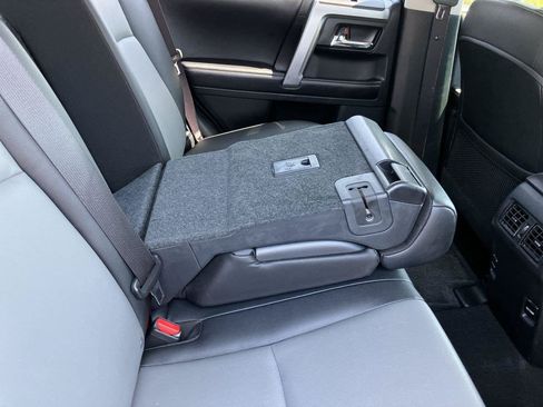 Used 2017 Toyota 4Runner SR5 Premium AWD/4WD image 34