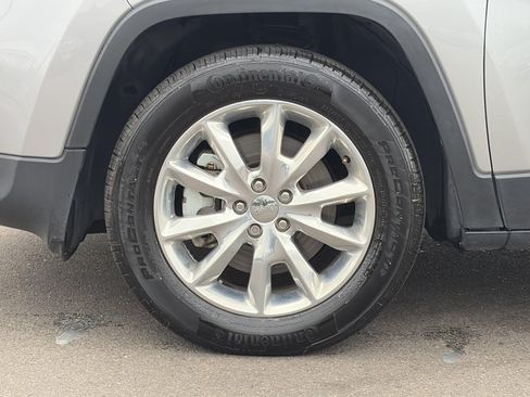 Used 2017 Jeep Cherokee Limited AWD/4WD image 11