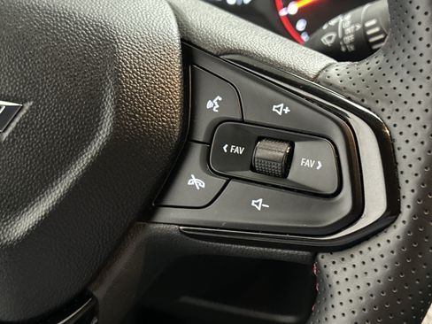 Used 2024 Chevrolet Trax RS w/ Driver Confidence Package FWD image 24