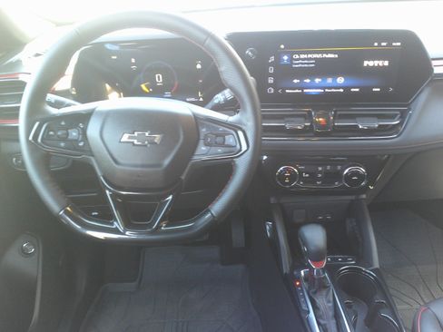Used 2025 Chevrolet TrailBlazer RS w/ Convenience Package AWD/4WD image 25