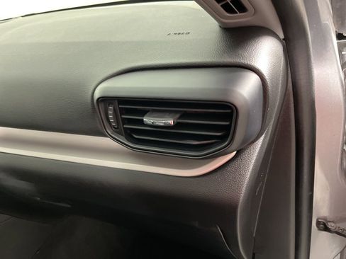 Used 2023 Ford Explorer XLT image 21