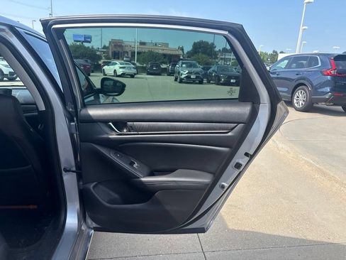 Used 2022 Honda Accord Touring image 33