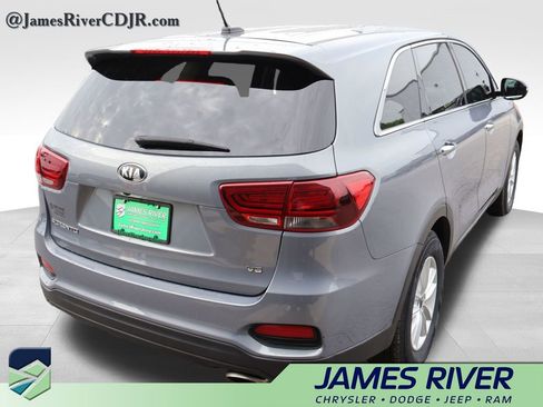 Used 2020 Kia Sorento LX image 5