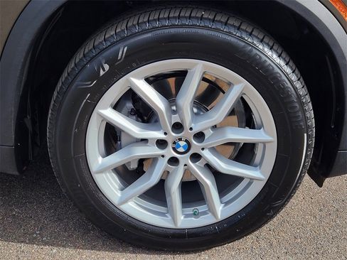 Used 2022 BMW X5 xDrive40i w/ Premium Package image 12