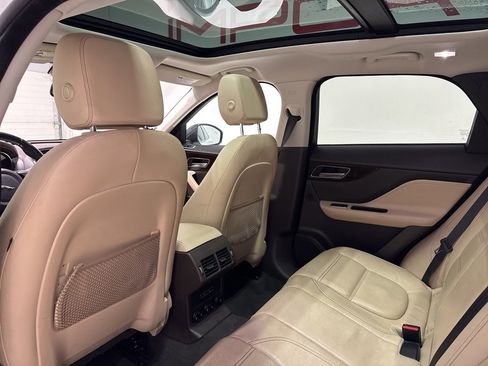 Used 2018 Jaguar F-PACE Prestige image 31
