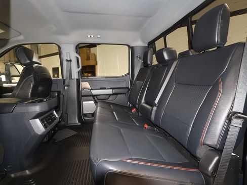 Used 2024 Ford F350 Lariat image 24