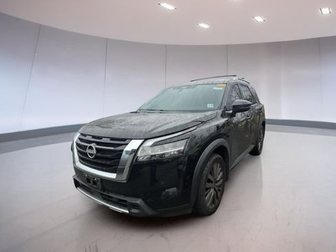 Used 2023 Nissan Pathfinder SL w/ SL Premium Package image 2