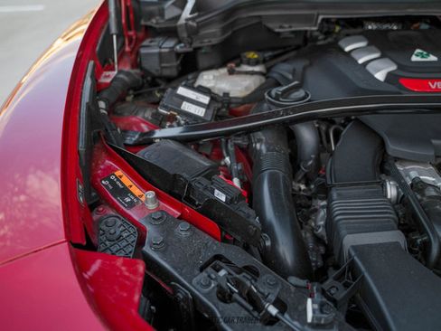 Used 2020 Alfa Romeo Stelvio Quadrifoglio image 18