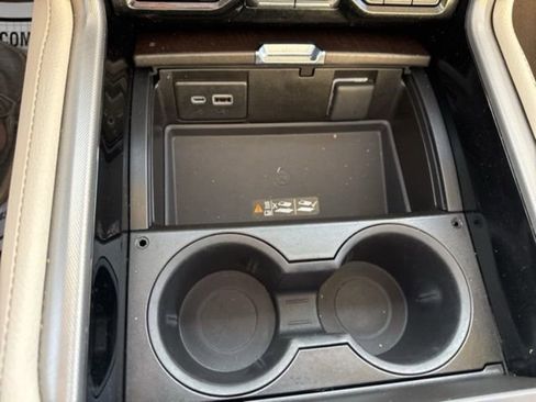 Used 2022 GMC Yukon XL Denali image 44