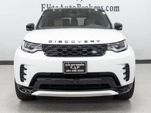 Used 2024 Land Rover Discovery Dynamic SE image 3
