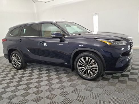 Used 2020 Toyota Highlander Platinum AWD/4WD image 18