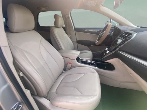 Used 2017 Lincoln MKC Premiere FWD image 28