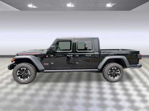 Used 2025 Jeep Gladiator Rubicon w/ Technology Group AWD/4WD image 2