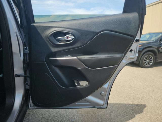 Used 2019 Jeep Cherokee Limited AWD/4WD image 24