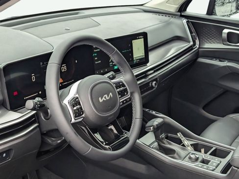 Used 2025 Kia Sorento S w/ Panoramic Sunroof Package image 18