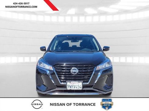 Certified 2025 Nissan Kicks Play S FWD image 2