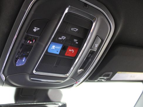 Used 2023 Jeep Grand Cherokee Trailhawk AWD/4WD image 31