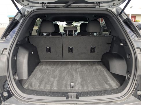 Used 2025 GMC Terrain Elevation AWD/4WD image 34