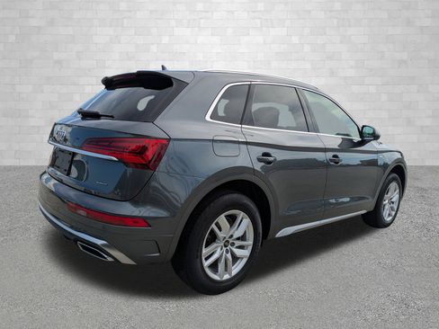 Used 2023 Audi Q5 2.0T Premium w/ Convenience Package AWD/4WD image 2