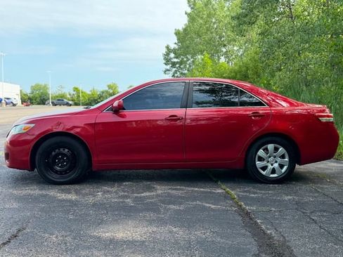 Used 2011 Toyota Camry LE FWD image 7