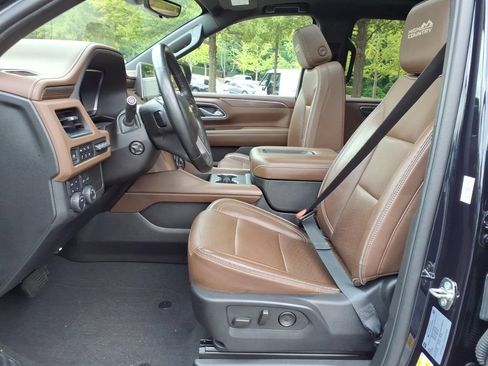 Certified 2023 Chevrolet Suburban High Country w/ Premium Package 2 AWD/4WD image 14