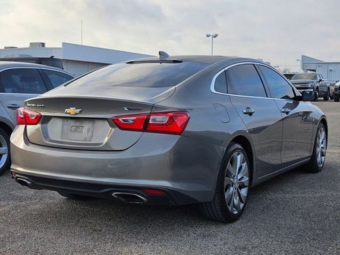 Used 2017 Chevrolet Malibu Premier w/ Premier Sun and Wheel Package image 4